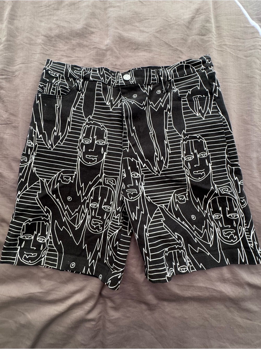 Patrick Church Men's Black Graphic  Shorts Size 32